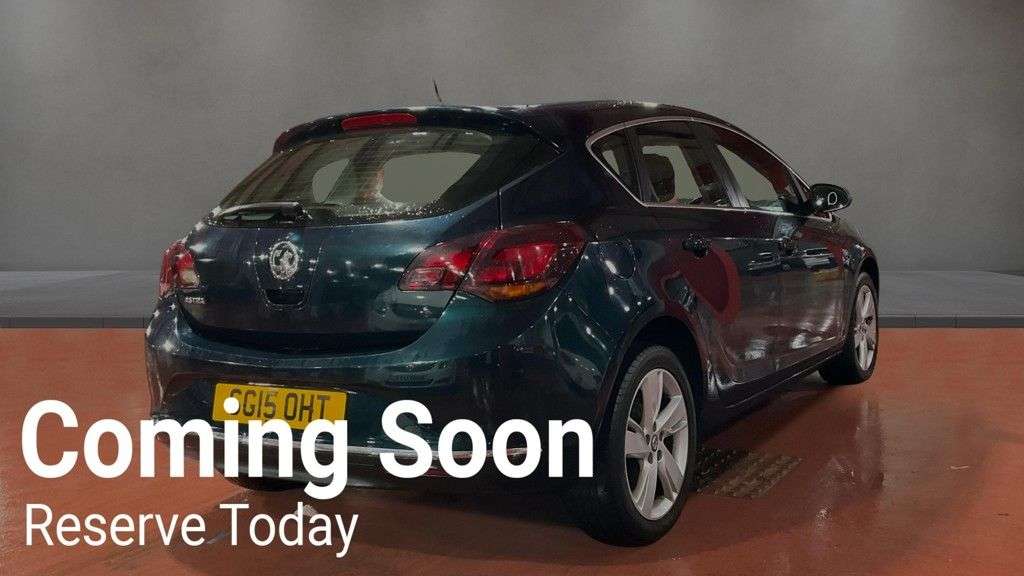 A 2015 VAUXHALL ASTRA 1.4i SRi Hatchback 5dr Petrol Manual Euro 6 (100 ps) A 2015 VAUXHALL ASTRA 1.4i SRi Hatchback 5dr Petrol Manual Euro 6 (100 ps)