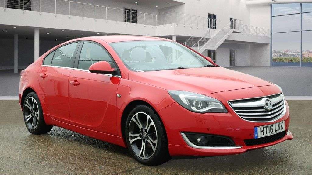A 2016 VAUXHALL INSIGNIA 2.0 CDTi ecoFLEX Limited Edition Hatchback 5dr Diesel Manual Euro 5 (s/s) ( A 2016 VAUXHALL INSIGNIA 2.0 CDTi ecoFLEX Limited Edition Hatchback 5dr Diesel Manual Euro 5 (s/s) (