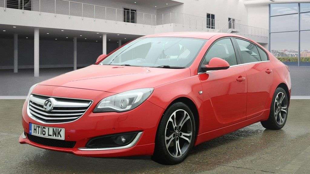 A 2016 VAUXHALL INSIGNIA 2.0 CDTi ecoFLEX Limited Edition Hatchback 5dr Diesel Manual Euro 5 (s/s) ( A 2016 VAUXHALL INSIGNIA 2.0 CDTi ecoFLEX Limited Edition Hatchback 5dr Diesel Manual Euro 5 (s/s) (
