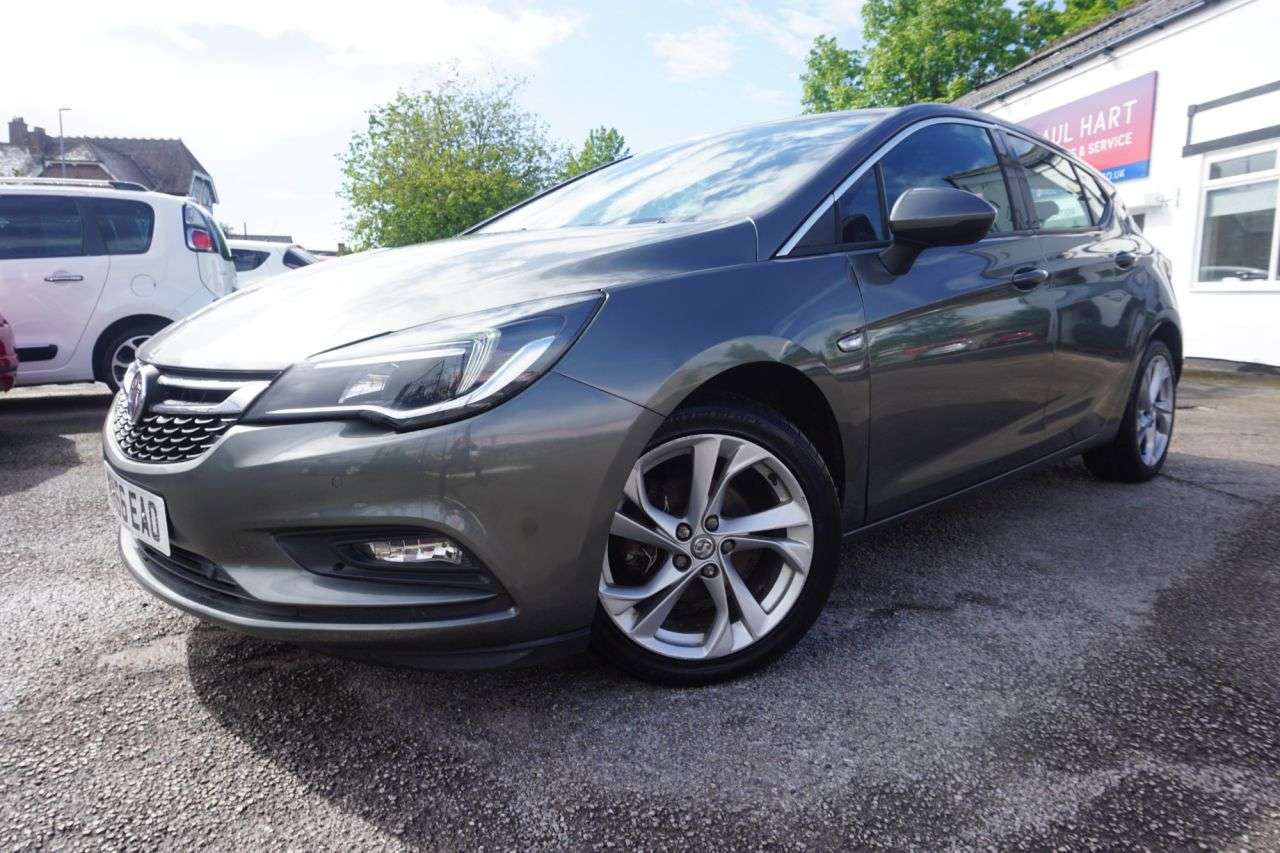 A 2017 VAUXHALL ASTRA 1.4i Turbo SRi Hatchback 5dr Petrol Manual Euro 6 (150 ps) Air Conditioning A 2017 VAUXHALL ASTRA 1.4i Turbo SRi Hatchback 5dr Petrol Manual Euro 6 (150 ps) Air Conditioning