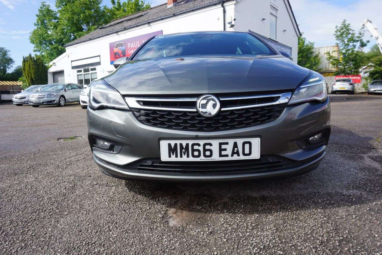 A 2017 VAUXHALL ASTRA 1.4i Turbo SRi Hatchback 5dr Petrol Manual Euro 6 (150 ps) Air Conditioning A 2017 VAUXHALL ASTRA 1.4i Turbo SRi Hatchback 5dr Petrol Manual Euro 6 (150 ps) Air Conditioning