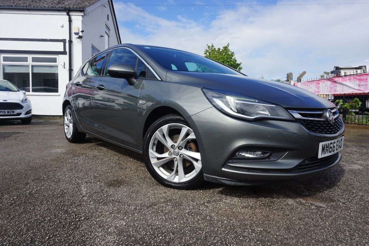 A 2017 VAUXHALL ASTRA 1.4i Turbo SRi Hatchback 5dr Petrol Manual Euro 6 (150 ps) Air Conditioning A 2017 VAUXHALL ASTRA 1.4i Turbo SRi Hatchback 5dr Petrol Manual Euro 6 (150 ps) Air Conditioning