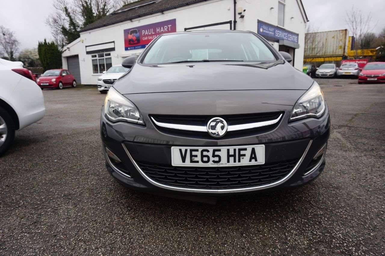 A 2015 VAUXHALL ASTRA 1.6i SRi Hatchback 5dr Petrol Manual Euro 6 (115 ps) Air Conditioning. Allo A 2015 VAUXHALL ASTRA 1.6i SRi Hatchback 5dr Petrol Manual Euro 6 (115 ps) Air Conditioning. Allo