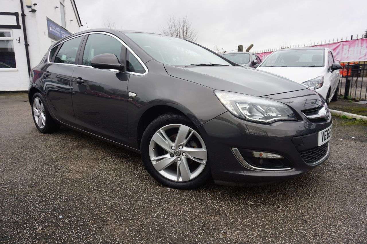 A 2015 VAUXHALL ASTRA 1.6i SRi Hatchback 5dr Petrol Manual Euro 6 (115 ps) Air Conditioning. Allo A 2015 VAUXHALL ASTRA 1.6i SRi Hatchback 5dr Petrol Manual Euro 6 (115 ps) Air Conditioning. Allo