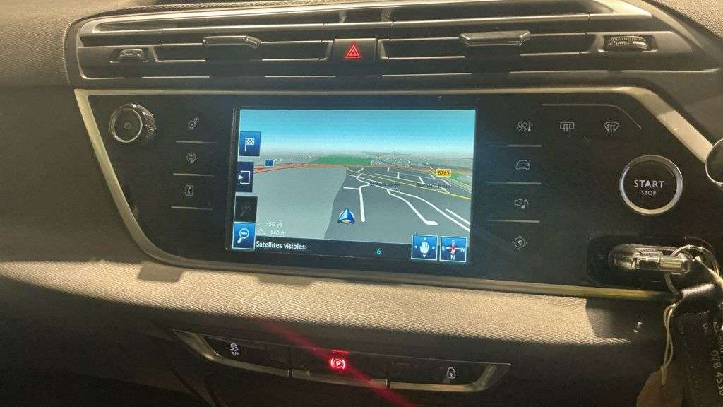 A 2015 CITROEN C4 PICASSO 1.6 e-HDi Exclusive+ MPV 5dr Diesel Manual Euro 5 (s/s) (115 ps) Air Condit A 2015 CITROEN C4 PICASSO 1.6 e-HDi Exclusive+ MPV 5dr Diesel Manual Euro 5 (s/s) (115 ps) Air Condit