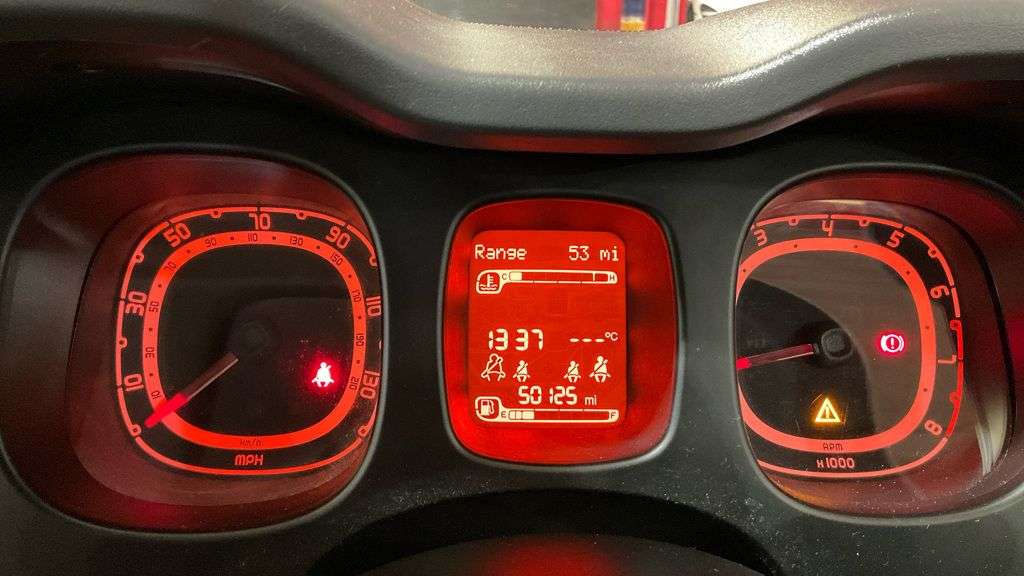 A 2015 FIAT PANDA 1.2 Pop Hatchback 5dr Petrol Manual Euro 6 (69 bhp) A 2015 FIAT PANDA 1.2 Pop Hatchback 5dr Petrol Manual Euro 6 (69 bhp)