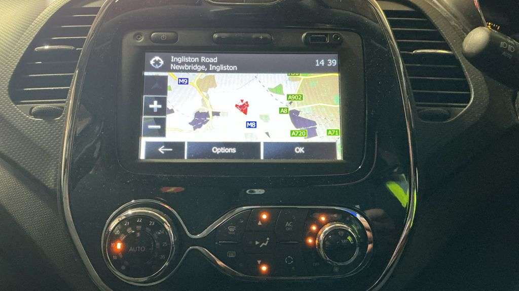 A 2015 RENAULT CAPTUR 1.5 dCi ENERGY Dynamique S MediaNav SUV 5dr Diesel Manual Euro 5 (s/s) (90 A 2015 RENAULT CAPTUR 1.5 dCi ENERGY Dynamique S MediaNav SUV 5dr Diesel Manual Euro 5 (s/s) (90