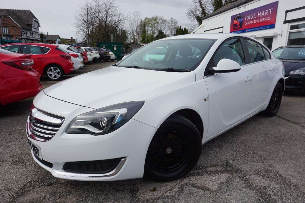 A 2015 VAUXHALL INSIGNIA 2.0 CDTi ecoFLEX Design Hatchback 5dr Diesel Manual Euro 5 (s/s) (140 ps) A A 2015 VAUXHALL INSIGNIA 2.0 CDTi ecoFLEX Design Hatchback 5dr Diesel Manual Euro 5 (s/s) (140 ps) A