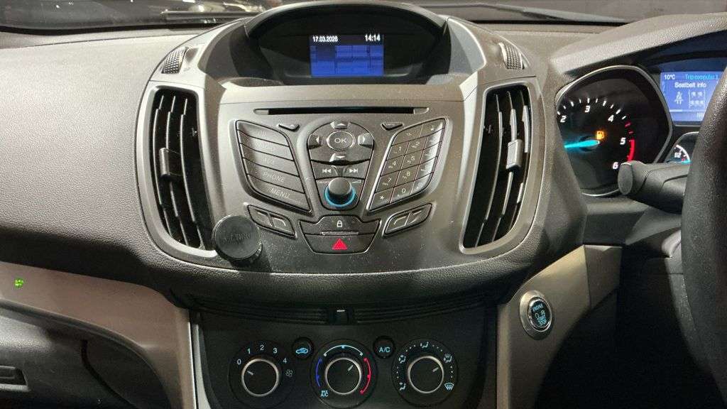 A 2015 FORD KUGA 2.0 TDCi Zetec SUV 5dr Diesel Manual 2WD Euro 6 (s/s) (150 ps) Air Conditio A 2015 FORD KUGA 2.0 TDCi Zetec SUV 5dr Diesel Manual 2WD Euro 6 (s/s) (150 ps) Air Conditio