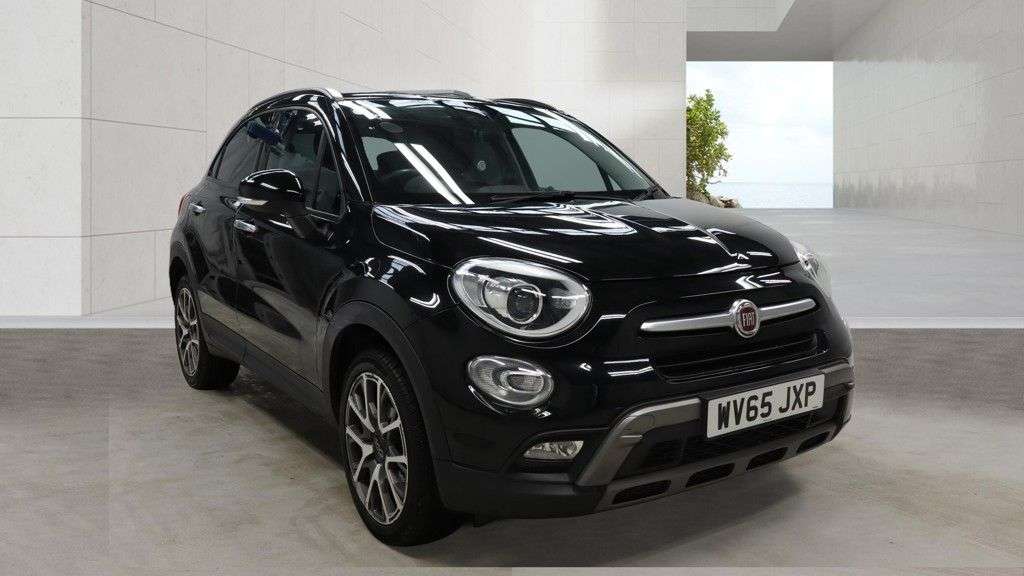 A 2015 FIAT 500X 1.6 MultiJetII Cross Plus SUV 5dr Diesel Manual Euro 6 (s/s) (120 ps) Air C A 2015 FIAT 500X 1.6 MultiJetII Cross Plus SUV 5dr Diesel Manual Euro 6 (s/s) (120 ps) Air C