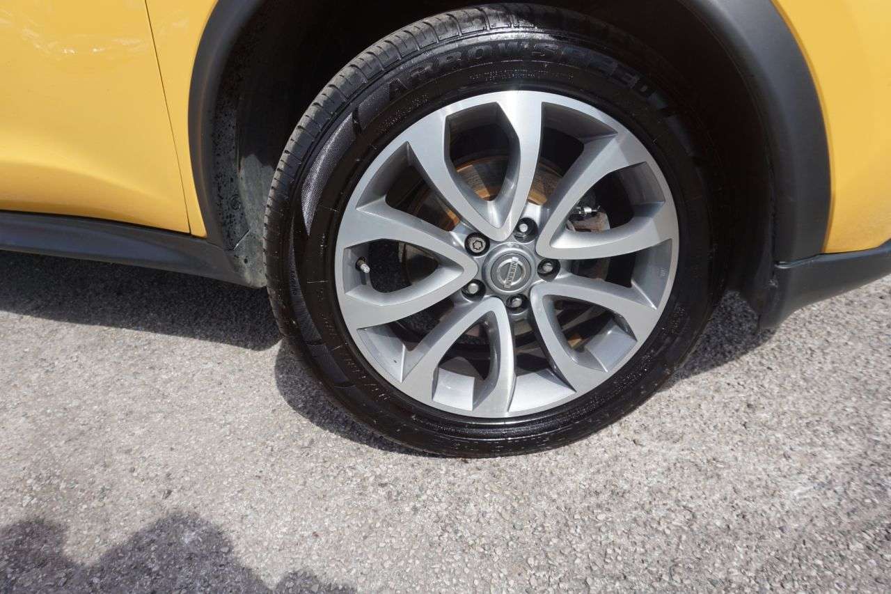 A 2016 NISSAN JUKE 1.5 dCi Tekna SUV 5dr Diesel Manual Euro 6 (s/s) (110 ps) 6 Speed, Leather, A 2016 NISSAN JUKE 1.5 dCi Tekna SUV 5dr Diesel Manual Euro 6 (s/s) (110 ps) 6 Speed, Leather,