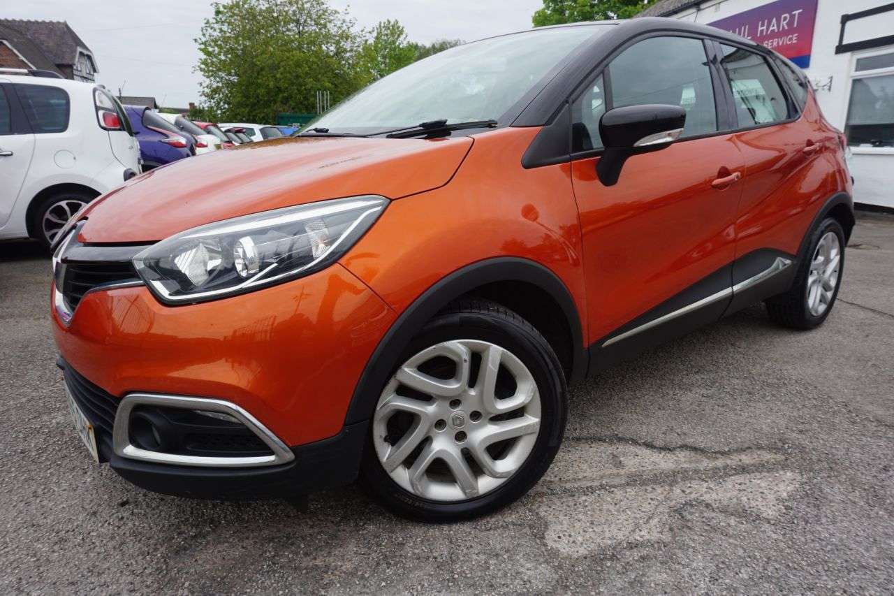 A 2015 RENAULT CAPTUR 1.5 dCi ENERGY Dynamique Nav SUV 5dr Diesel Manual Euro 6 (s/s) (90 ps) Air A 2015 RENAULT CAPTUR 1.5 dCi ENERGY Dynamique Nav SUV 5dr Diesel Manual Euro 6 (s/s) (90 ps) Air
