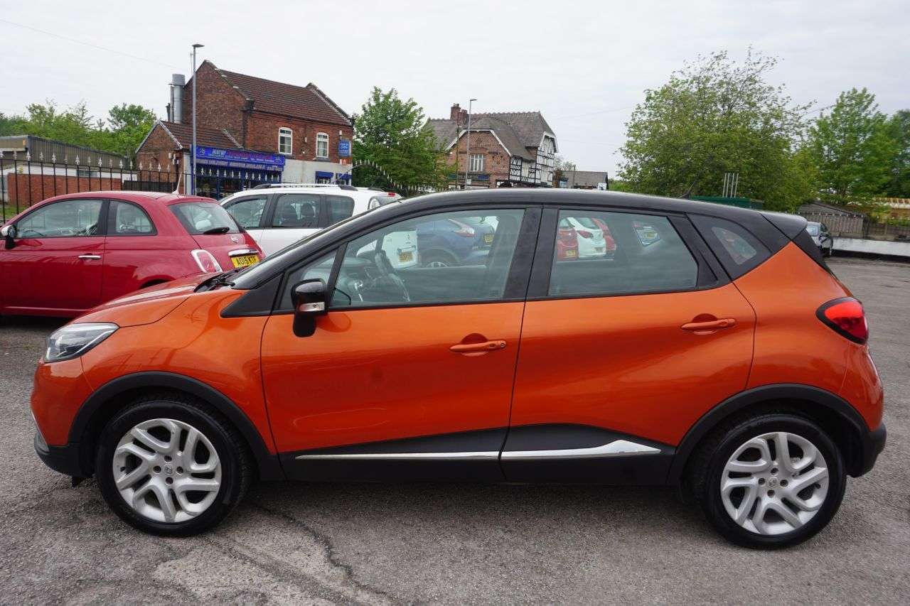 A 2015 RENAULT CAPTUR 1.5 dCi ENERGY Dynamique Nav SUV 5dr Diesel Manual Euro 6 (s/s) (90 ps) Air A 2015 RENAULT CAPTUR 1.5 dCi ENERGY Dynamique Nav SUV 5dr Diesel Manual Euro 6 (s/s) (90 ps) Air