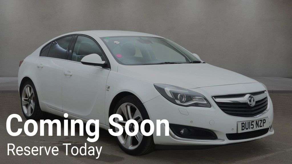 A 2015 VAUXHALL INSIGNIA 2.0 CDTi ecoFLEX SRi Nav Hatchback 5dr Diesel Manual Euro 5 (s/s) (140 ps) A 2015 VAUXHALL INSIGNIA 2.0 CDTi ecoFLEX SRi Nav Hatchback 5dr Diesel Manual Euro 5 (s/s) (140 ps)
