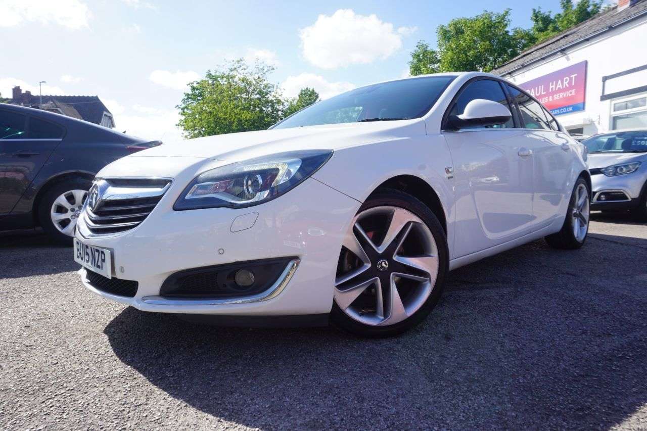 A 2015 VAUXHALL INSIGNIA 2.0 CDTi ecoFLEX SRi Nav Hatchback 5dr Diesel Manual Euro 5 (s/s) (140 ps) A 2015 VAUXHALL INSIGNIA 2.0 CDTi ecoFLEX SRi Nav Hatchback 5dr Diesel Manual Euro 5 (s/s) (140 ps)