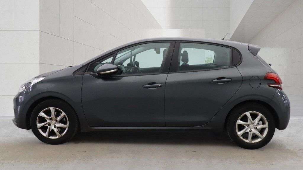 2017 PEUGEOT 208 2017 PEUGEOT 208