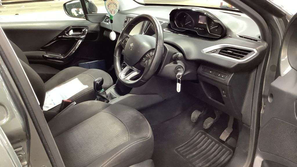 2017 PEUGEOT 208 2017 PEUGEOT 208