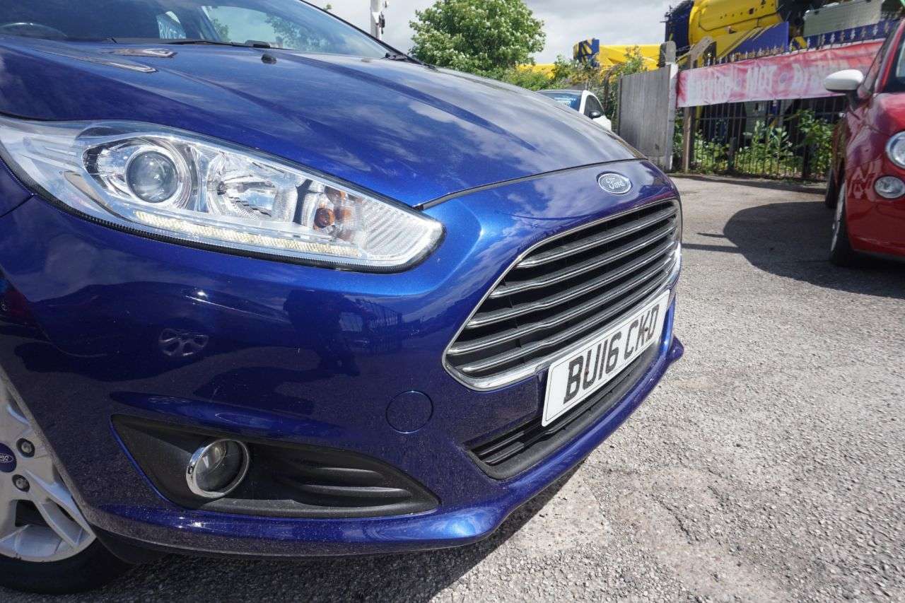 A 2016 FORD FIESTA 1.25 Zetec Hatchback 5dr Petrol Manual Euro 6 (82 ps) Air Conditioning and A 2016 FORD FIESTA 1.25 Zetec Hatchback 5dr Petrol Manual Euro 6 (82 ps) Air Conditioning and