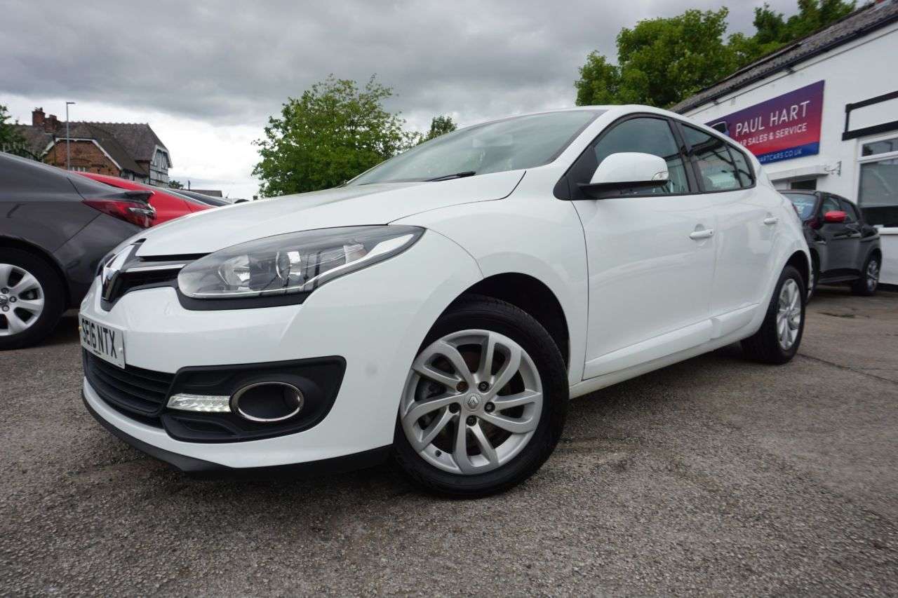 A 2016 RENAULT MEGANE 1.5 dCi Dynamique Nav Hatchback 5dr Diesel Manual Euro 6 (s/s) (110 ps) A 2016 RENAULT MEGANE 1.5 dCi Dynamique Nav Hatchback 5dr Diesel Manual Euro 6 (s/s) (110 ps)