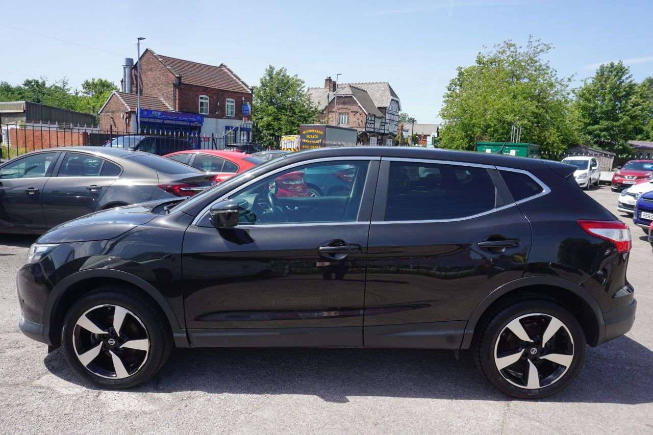 A 2015 NISSAN QASHQAI 1.5 dCi n-tec SUV 5dr Diesel Manual 2WD Euro 5 (s/s) (110 ps) Air Condition A 2015 NISSAN QASHQAI 1.5 dCi n-tec SUV 5dr Diesel Manual 2WD Euro 5 (s/s) (110 ps) Air Condition