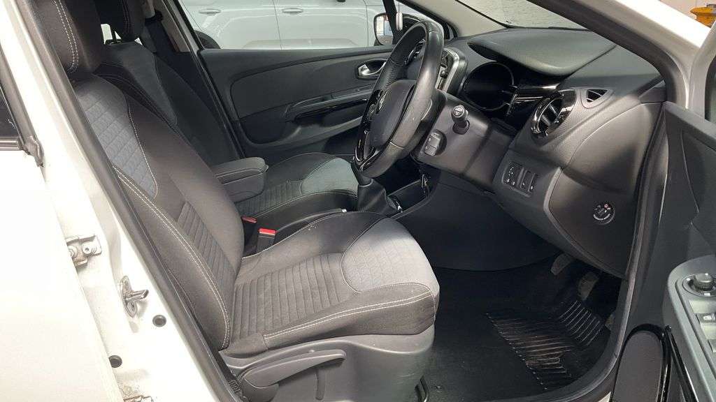 2015 RENAULT CLIO 2015 RENAULT CLIO