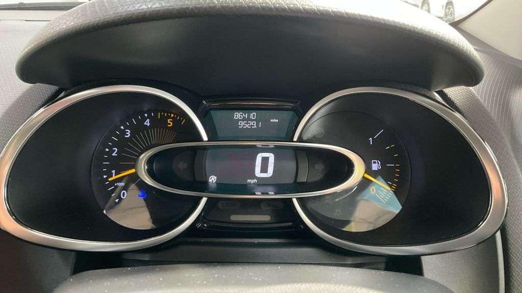 2015 RENAULT CLIO 2015 RENAULT CLIO
