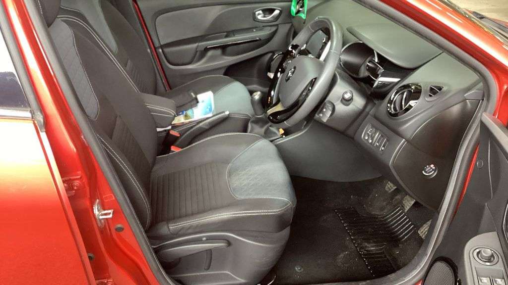 2015 RENAULT CLIO 2015 RENAULT CLIO
