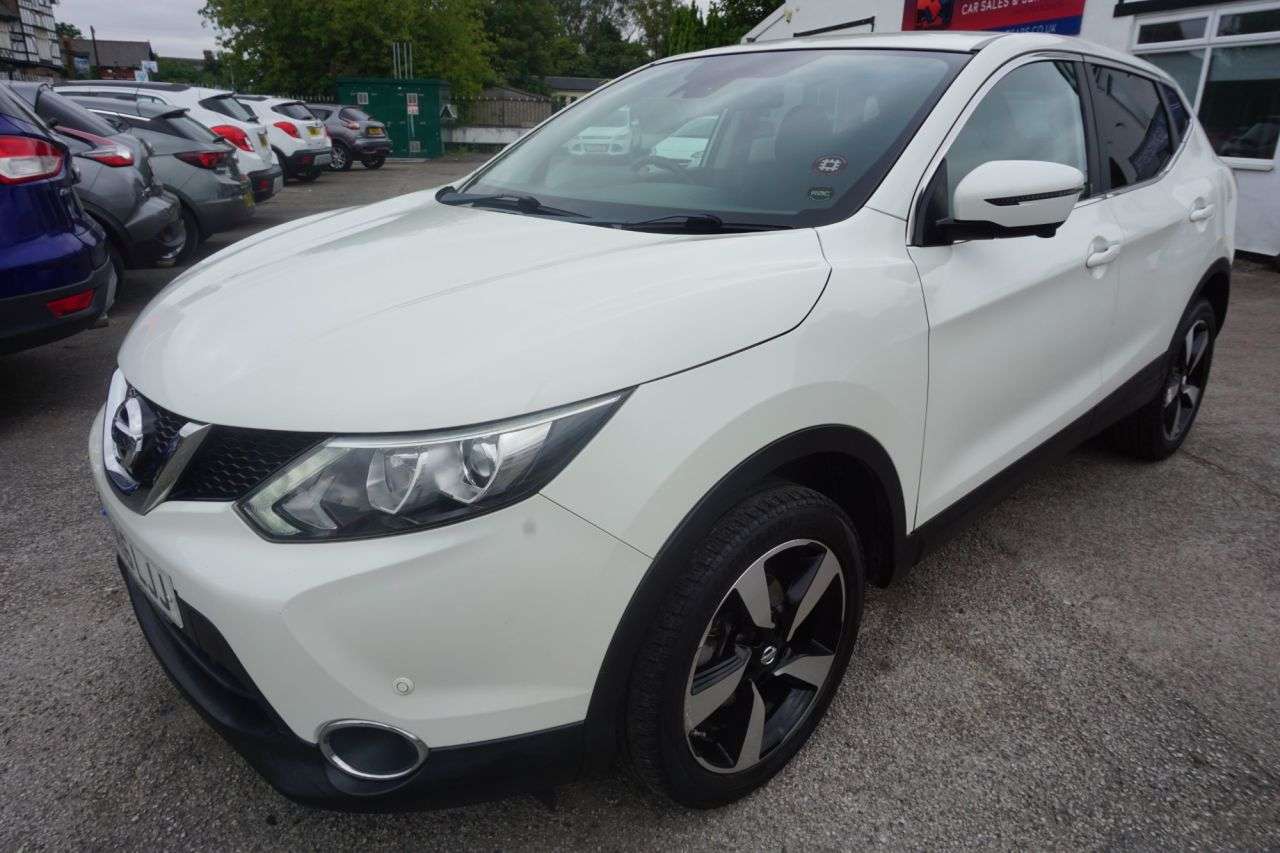 A 2016 NISSAN QASHQAI 1.5 dCi N-Connecta SUV 5dr Diesel Manual 2WD Euro 6 (s/s) (110 ps) A 2016 NISSAN QASHQAI 1.5 dCi N-Connecta SUV 5dr Diesel Manual 2WD Euro 6 (s/s) (110 ps)