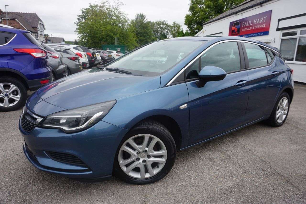 A 2016 VAUXHALL ASTRA 1.4i Design Hatchback 5dr Petrol Manual Euro 6 (100 ps) A 2016 VAUXHALL ASTRA 1.4i Design Hatchback 5dr Petrol Manual Euro 6 (100 ps)