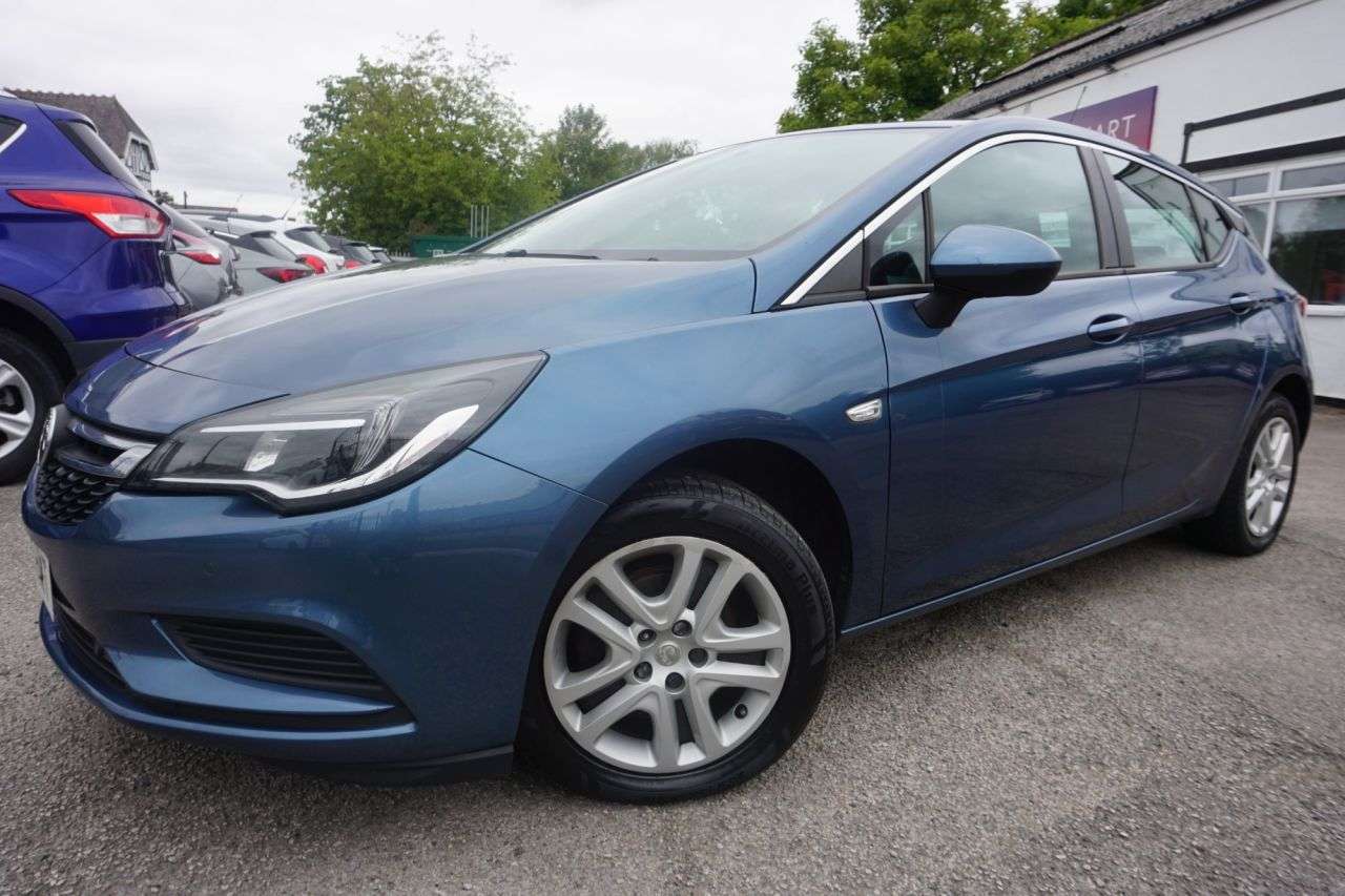 A 2016 VAUXHALL ASTRA 1.4i Design Hatchback 5dr Petrol Manual Euro 6 (100 ps) A 2016 VAUXHALL ASTRA 1.4i Design Hatchback 5dr Petrol Manual Euro 6 (100 ps)