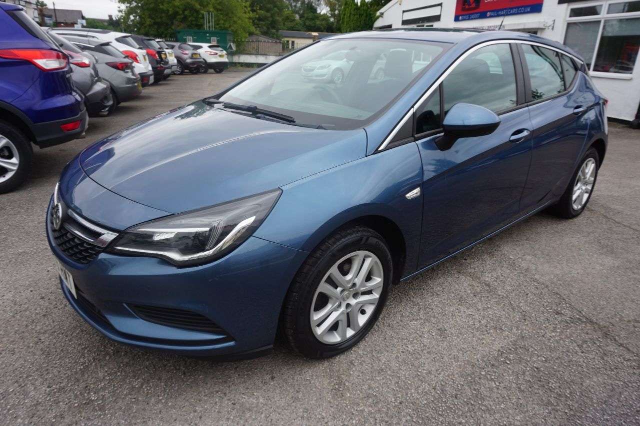 A 2016 VAUXHALL ASTRA 1.4i Design Hatchback 5dr Petrol Manual Euro 6 (100 ps) A 2016 VAUXHALL ASTRA 1.4i Design Hatchback 5dr Petrol Manual Euro 6 (100 ps)