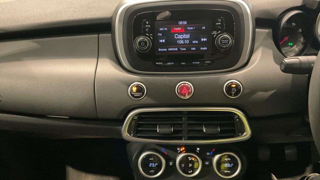 A 2016 FIAT 500X 1.6 MultiJetII Cross SUV 5dr Diesel Manual Euro 6 (s/s) (120 ps) A 2016 FIAT 500X 1.6 MultiJetII Cross SUV 5dr Diesel Manual Euro 6 (s/s) (120 ps)