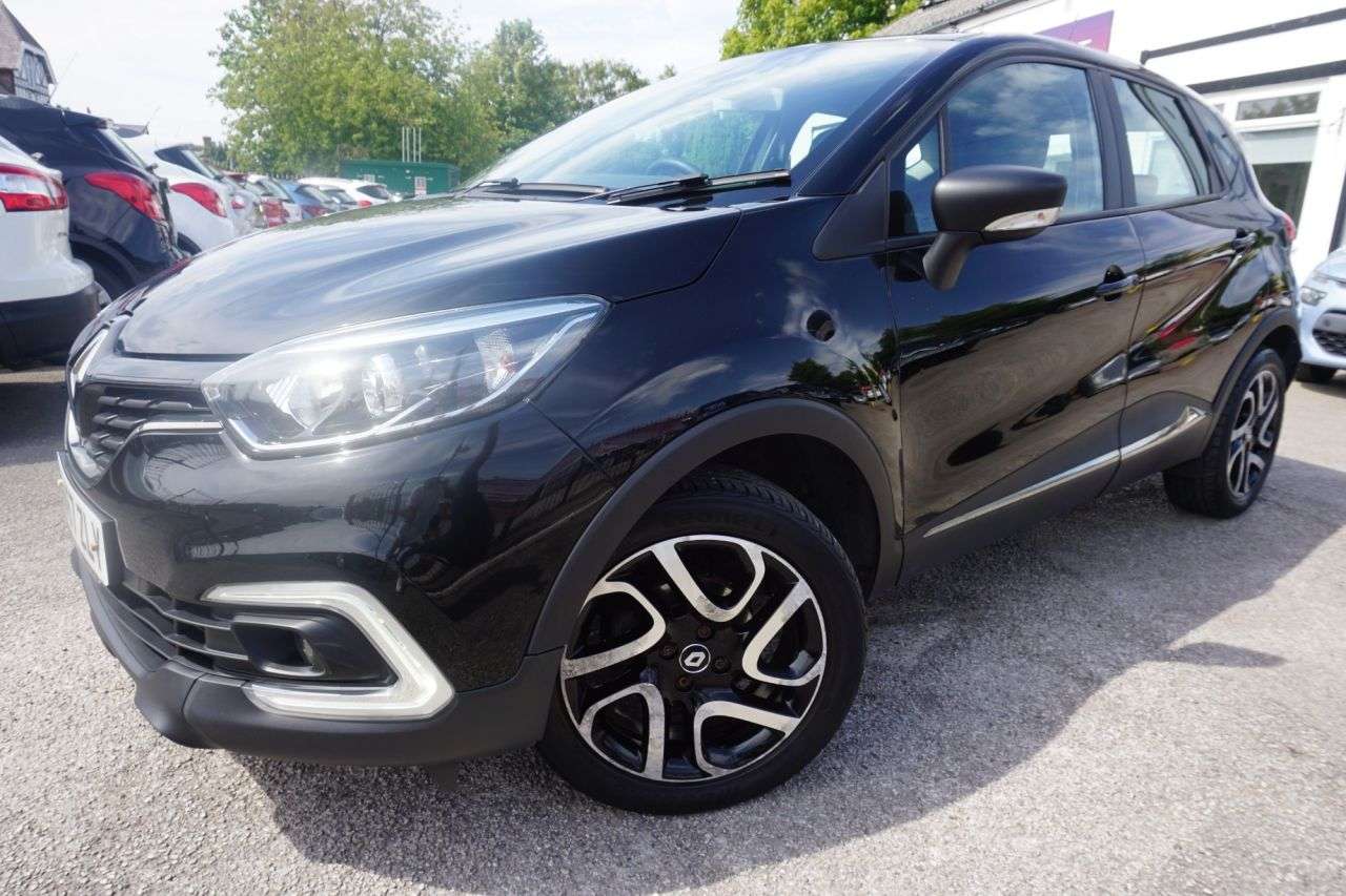 A 2017 RENAULT CAPTUR 0.9 TCe ENERGY Dynamique Nav SUV 5dr Petrol Manual Euro 6 (s/s) (90 ps) A 2017 RENAULT CAPTUR 0.9 TCe ENERGY Dynamique Nav SUV 5dr Petrol Manual Euro 6 (s/s) (90 ps)