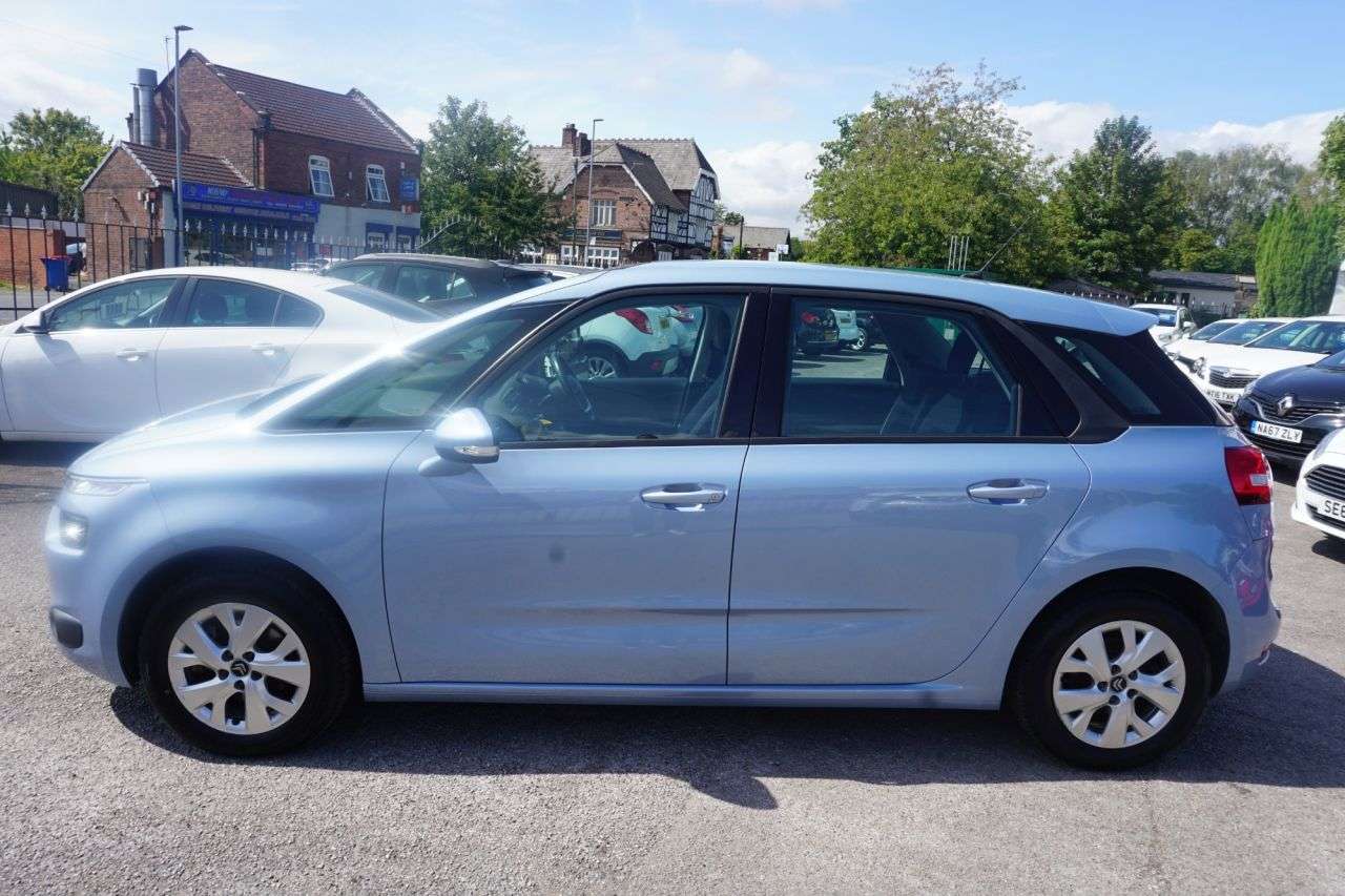 A 2015 CITROEN C4 PICASSO 1.6 BlueHDi VTR+ MPV 5dr Diesel Manual Euro 6 (s/s) (100 ps) A 2015 CITROEN C4 PICASSO 1.6 BlueHDi VTR+ MPV 5dr Diesel Manual Euro 6 (s/s) (100 ps)