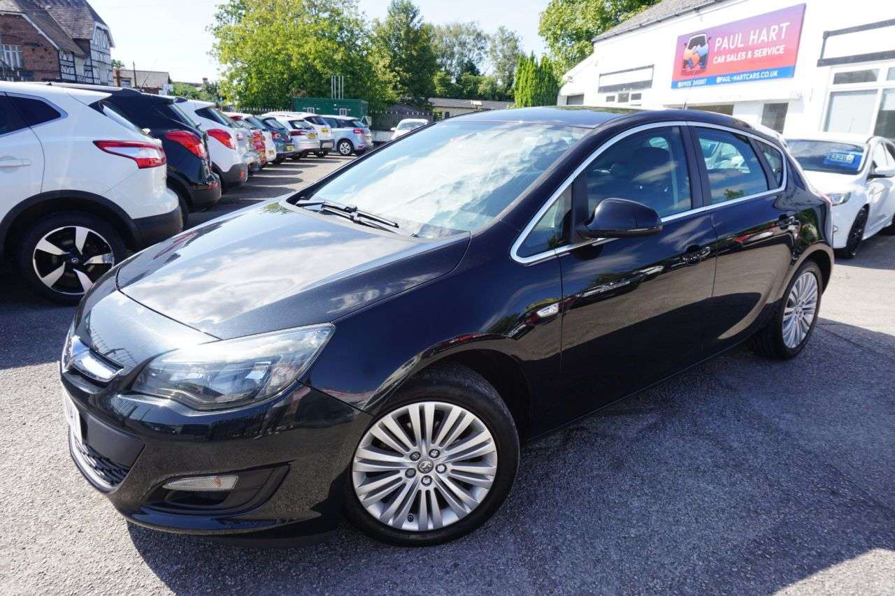 A 2015 VAUXHALL ASTRA 1.6i Excite Hatchback 5dr Petrol Manual Euro 6 (115 ps) A 2015 VAUXHALL ASTRA 1.6i Excite Hatchback 5dr Petrol Manual Euro 6 (115 ps)