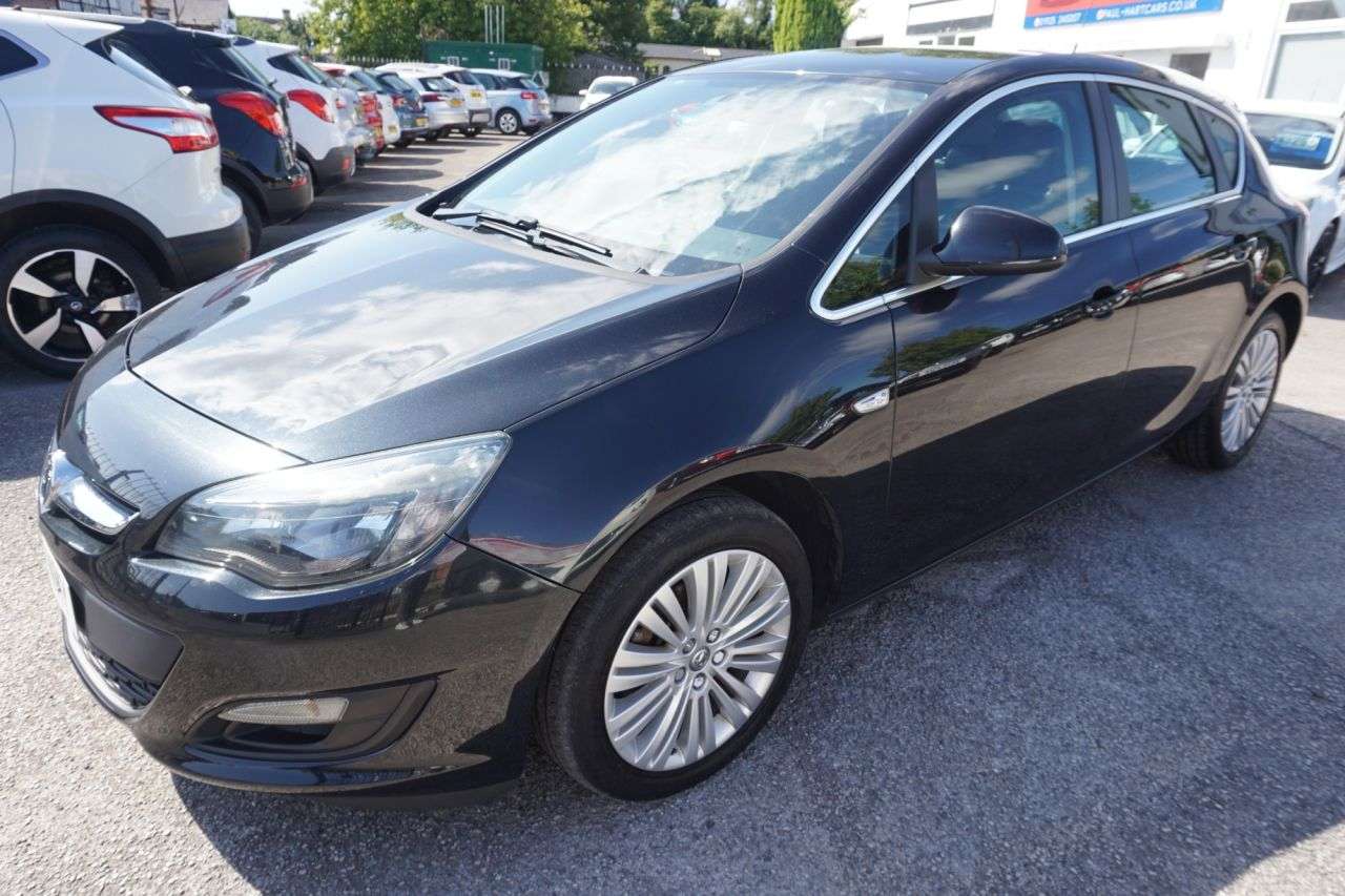 A 2015 VAUXHALL ASTRA 1.6i Excite Hatchback 5dr Petrol Manual Euro 6 (115 ps) A 2015 VAUXHALL ASTRA 1.6i Excite Hatchback 5dr Petrol Manual Euro 6 (115 ps)