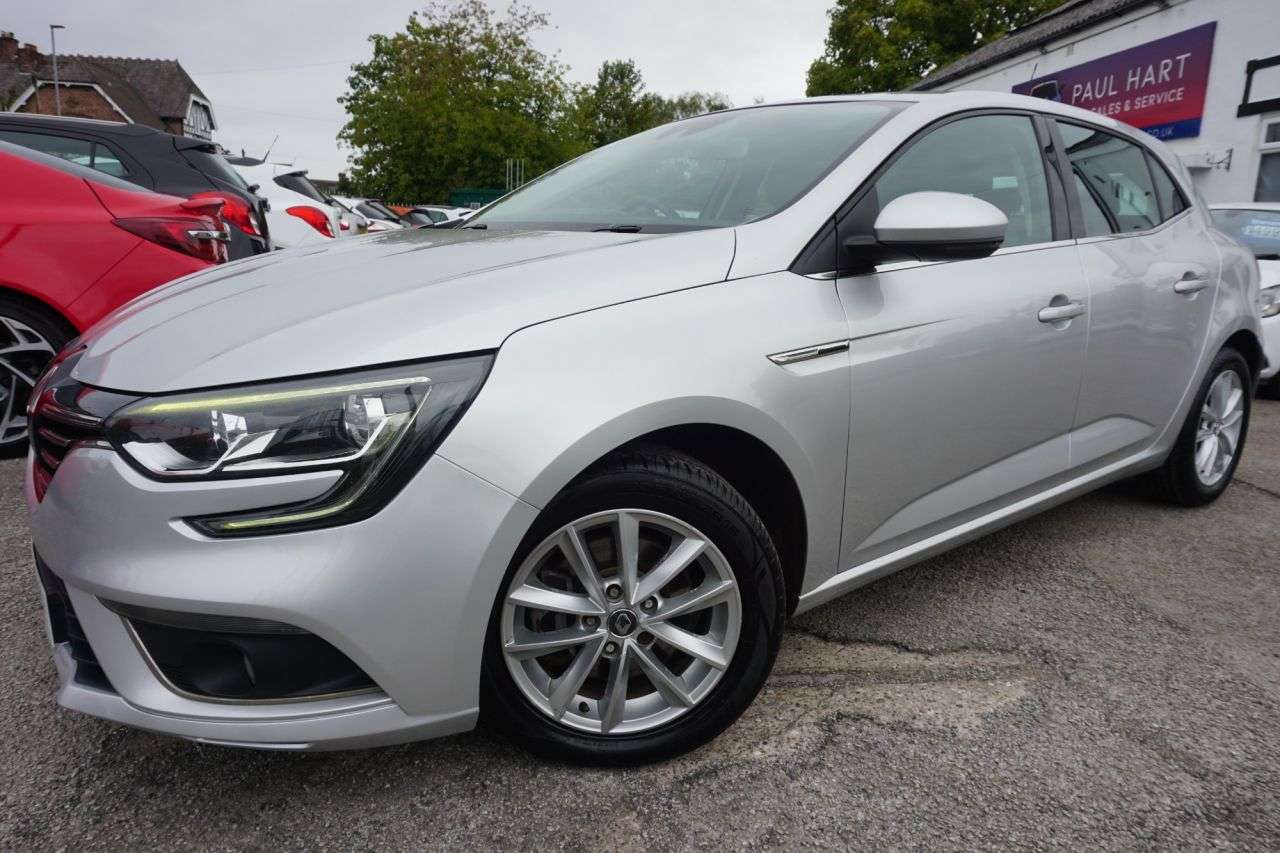 A 2017 RENAULT MEGANE 1.6 dCi Dynamique Nav Hatchback 5dr Diesel Manual Euro 6 (s/s) (130 ps) A 2017 RENAULT MEGANE 1.6 dCi Dynamique Nav Hatchback 5dr Diesel Manual Euro 6 (s/s) (130 ps)
