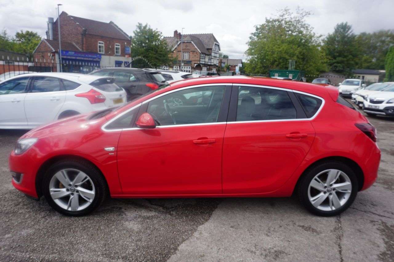 A 2015 VAUXHALL ASTRA 1.4i SRi Hatchback 5dr Petrol Manual Euro 6 (100 ps) A 2015 VAUXHALL ASTRA 1.4i SRi Hatchback 5dr Petrol Manual Euro 6 (100 ps)