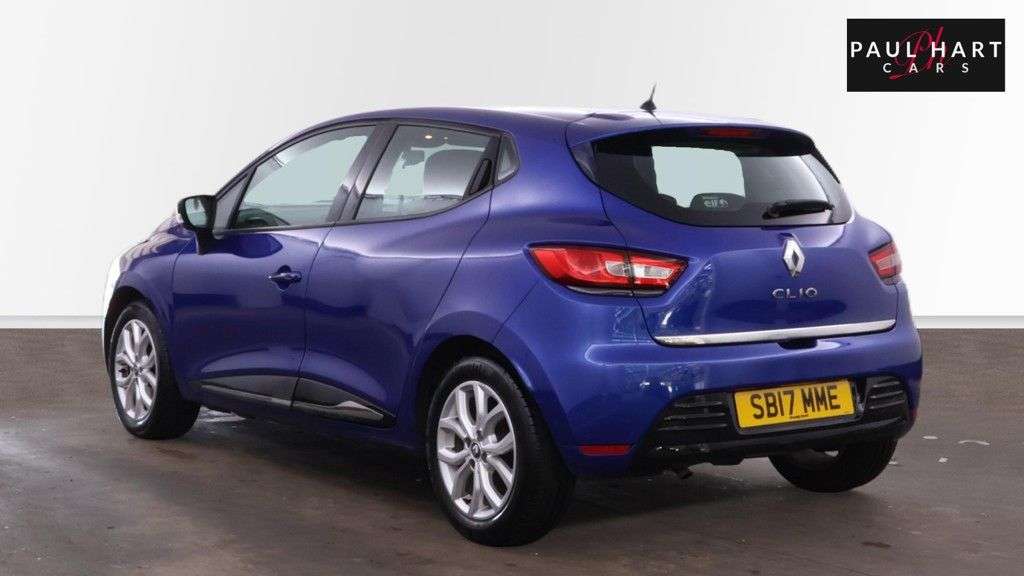 A 2017 RENAULT CLIO 1.2 16V Dynamique Nav Hatchback 5dr Petrol Manual Euro 6 (75 ps) A 2017 RENAULT CLIO 1.2 16V Dynamique Nav Hatchback 5dr Petrol Manual Euro 6 (75 ps)