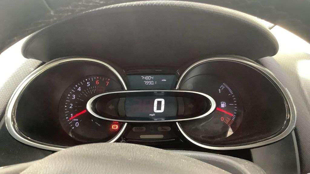 2017 RENAULT CLIO 2017 RENAULT CLIO