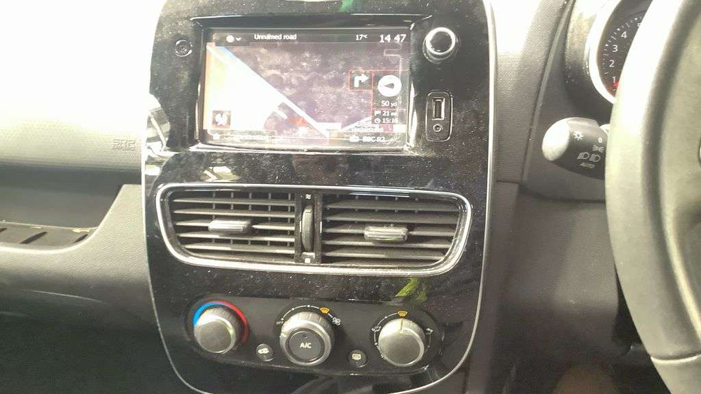 2017 RENAULT CLIO 2017 RENAULT CLIO