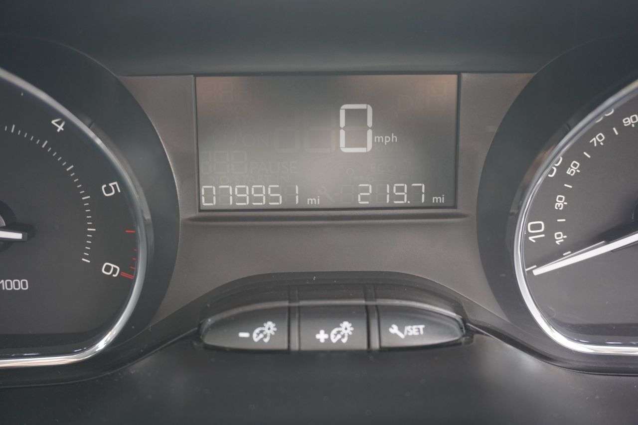 2015 PEUGEOT 2008 2015 PEUGEOT 2008