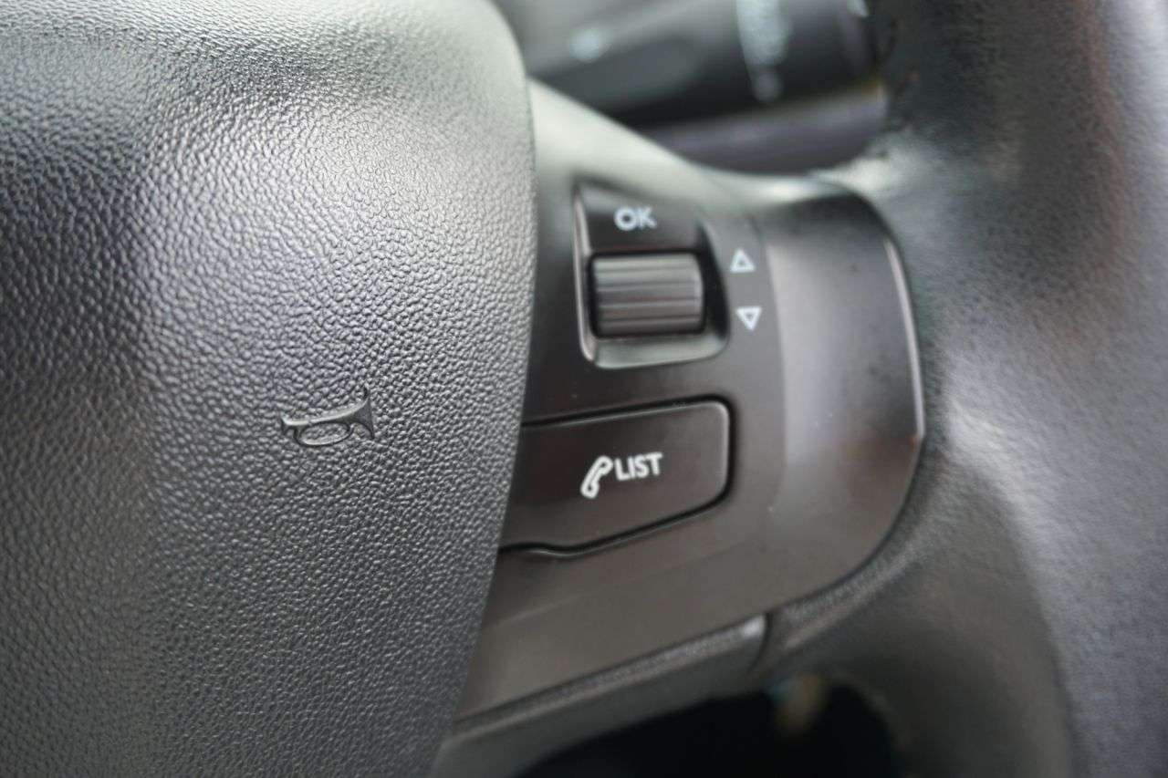 2015 PEUGEOT 2008 2015 PEUGEOT 2008