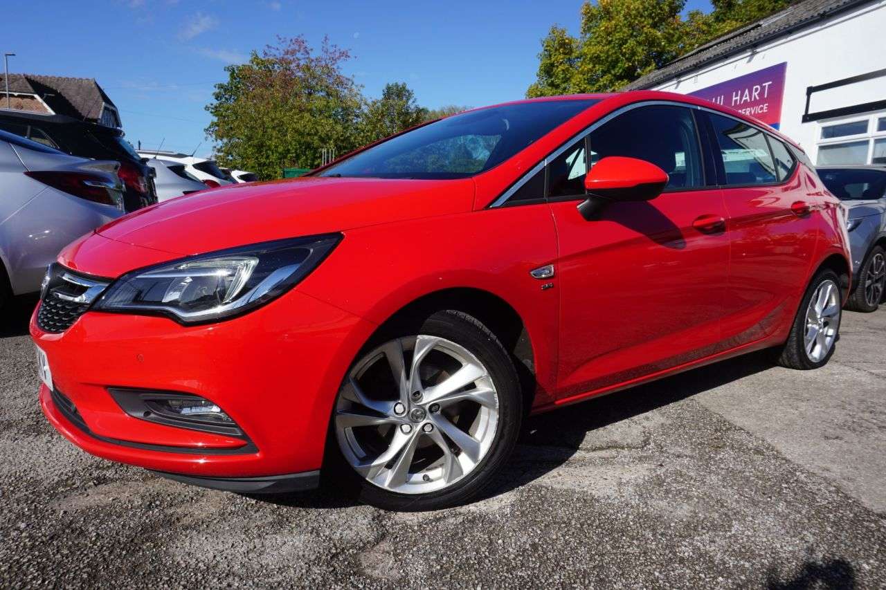 A 2017 VAUXHALL ASTRA 1.4i SRi Nav Hatchback 5dr Petrol Manual Euro 6 (100 ps) A 2017 VAUXHALL ASTRA 1.4i SRi Nav Hatchback 5dr Petrol Manual Euro 6 (100 ps)