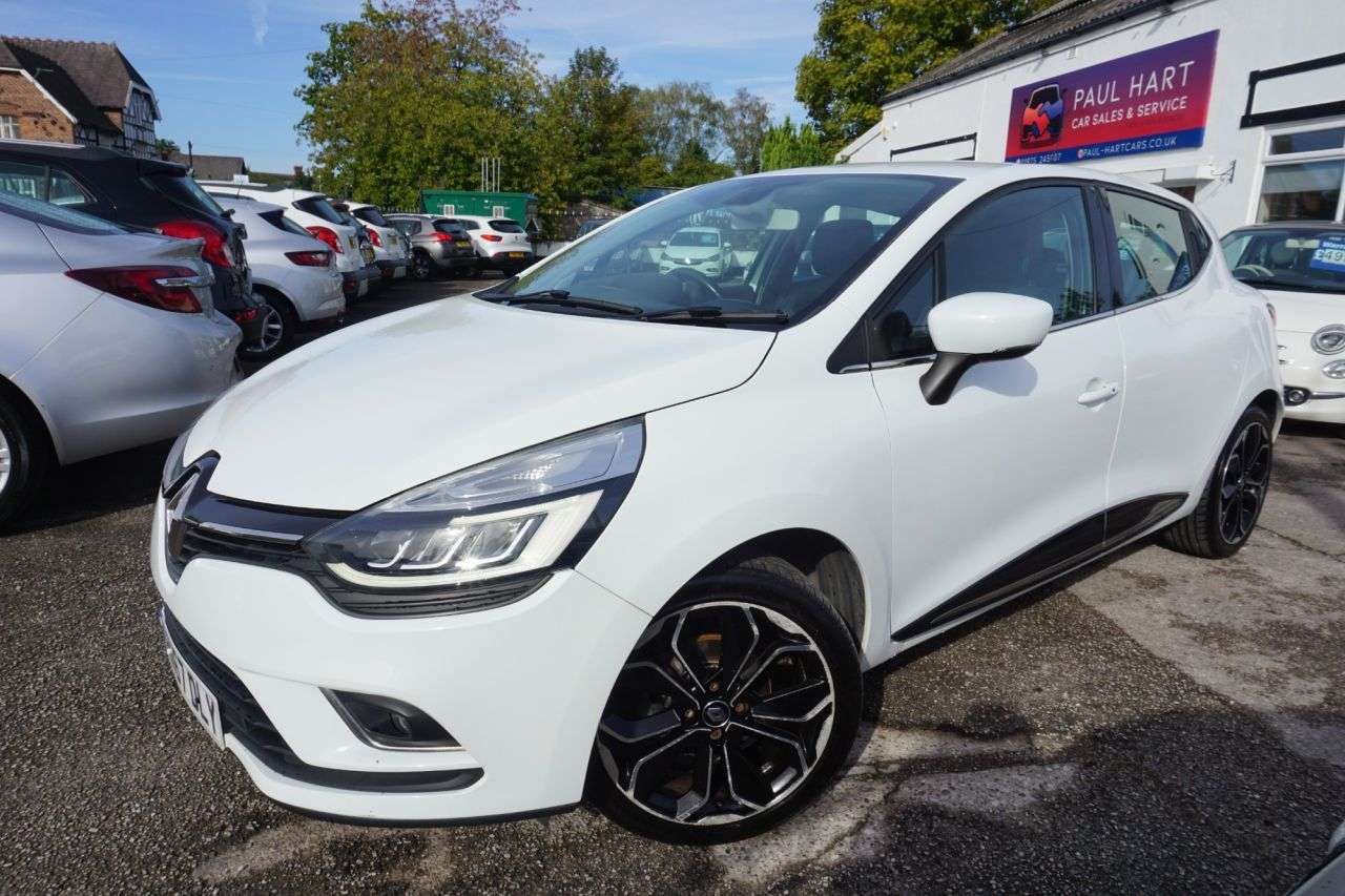 A 2017 RENAULT CLIO 1.5 dCi Dynamique S Nav Hatchback 5dr Diesel Manual Euro 6 (s/s) (90 ps) A 2017 RENAULT CLIO 1.5 dCi Dynamique S Nav Hatchback 5dr Diesel Manual Euro 6 (s/s) (90 ps)