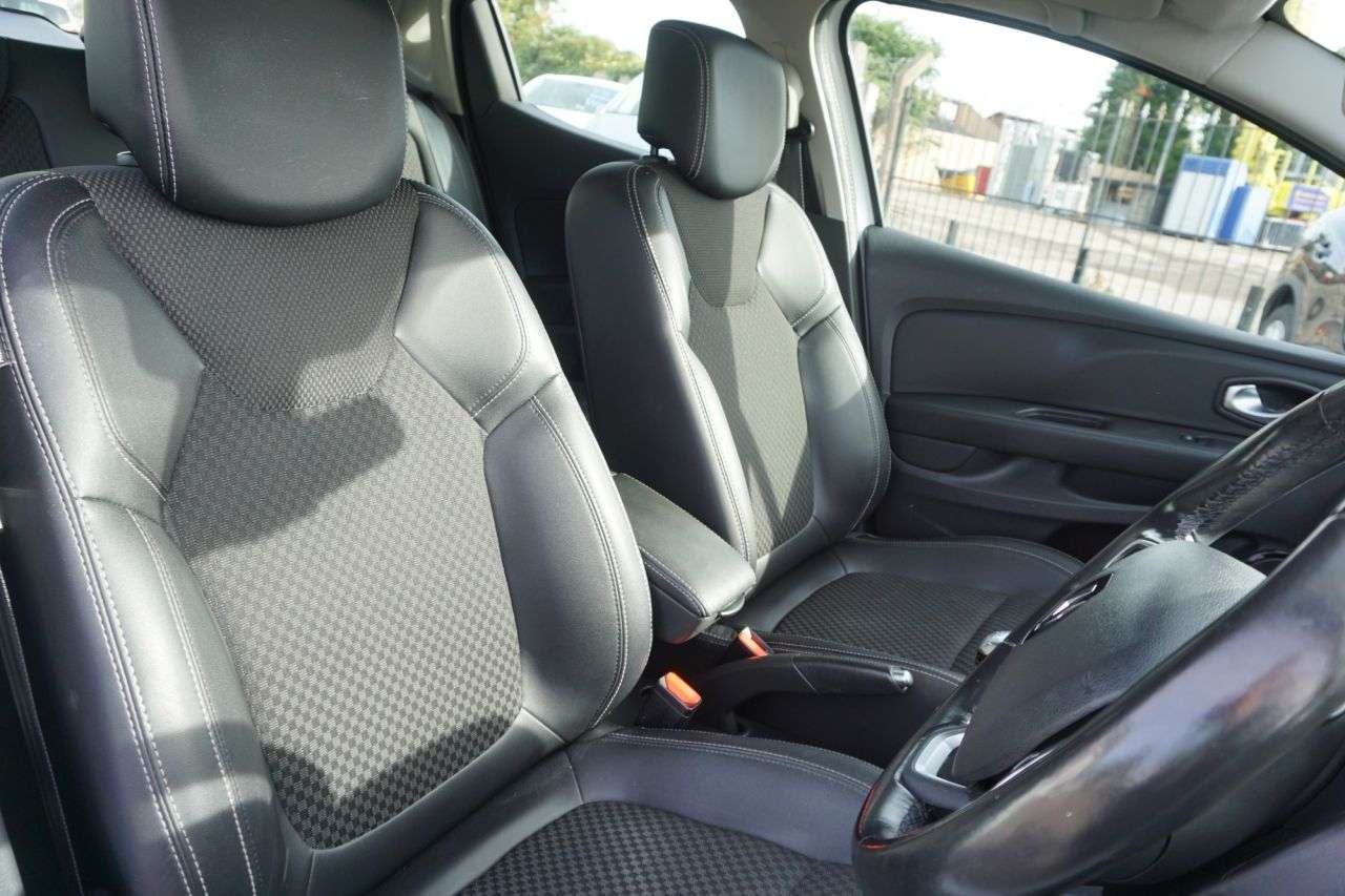 2017 RENAULT CLIO 2017 RENAULT CLIO