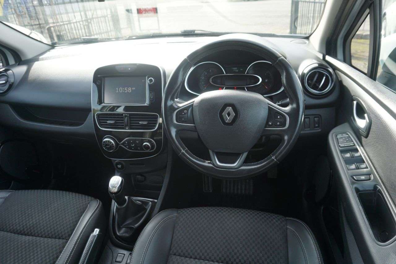 2017 RENAULT CLIO 2017 RENAULT CLIO