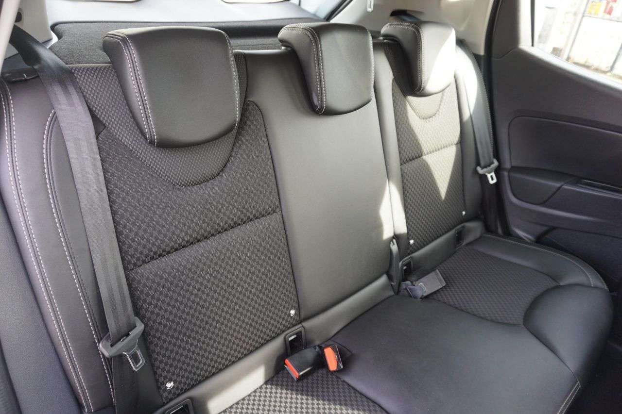 2017 RENAULT CLIO 2017 RENAULT CLIO