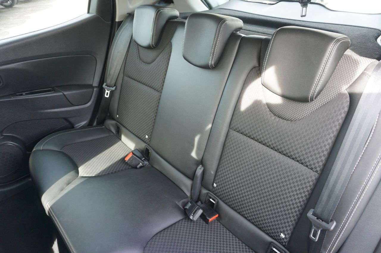 2017 RENAULT CLIO 2017 RENAULT CLIO