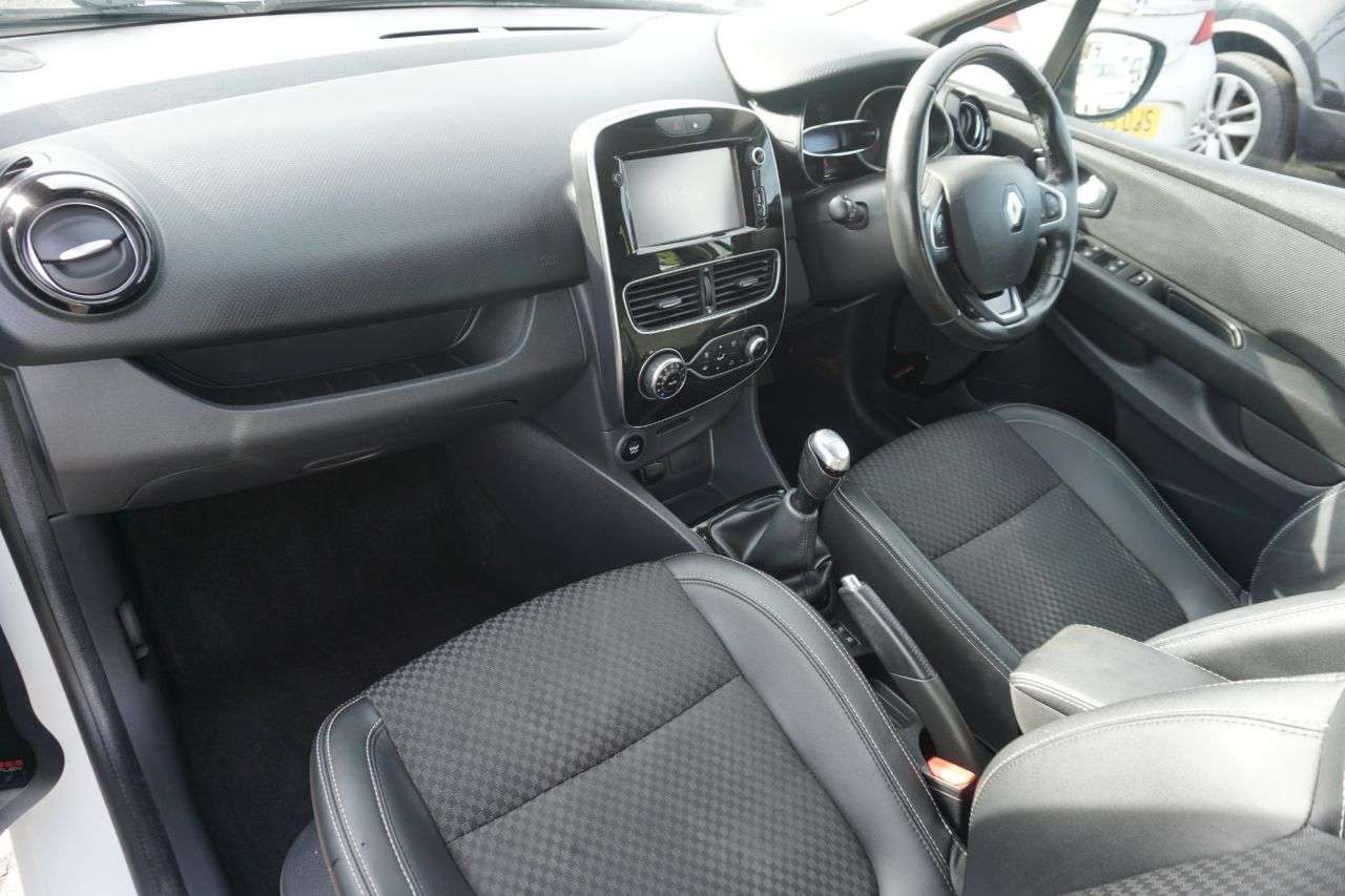 2017 RENAULT CLIO 2017 RENAULT CLIO